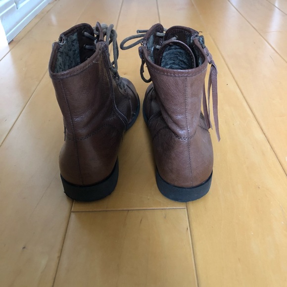 Boots - Picture 3 of 3